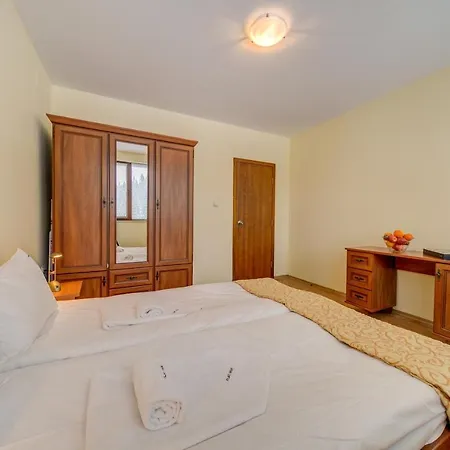 Апартамент *by The Fireplace* Cosy 1bd Flat With A View Пампорово