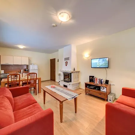 *by The Fireplace* Cosy 1bd Flat With A View Апартамент *