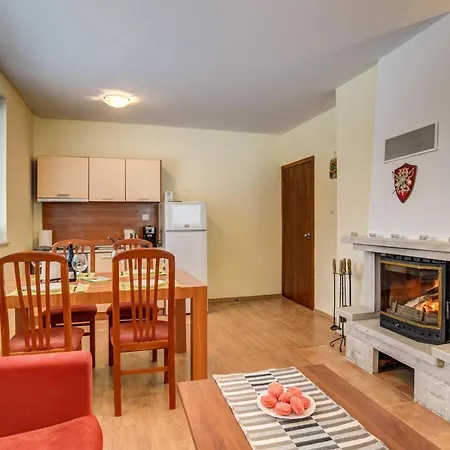 *by The Fireplace* Cosy 1bd Flat With A View Апартамент *