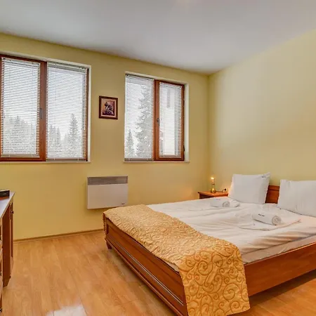 *by The Fireplace* Cosy 1bd Flat With A View Пампорово