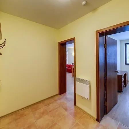 *by The Fireplace* Cosy 1bd Flat With A View Апартамент *